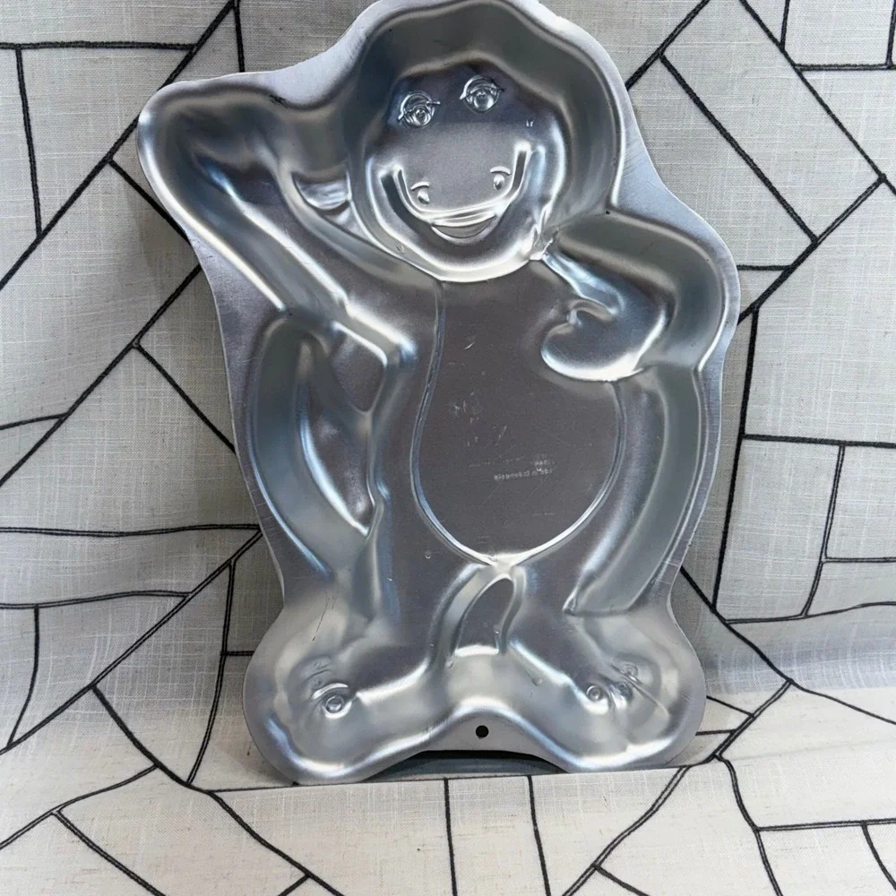 Wilton Barney Cake Pan 14x11 Silver 1993 Vintage Dinosaur Aluminum 2105-6713